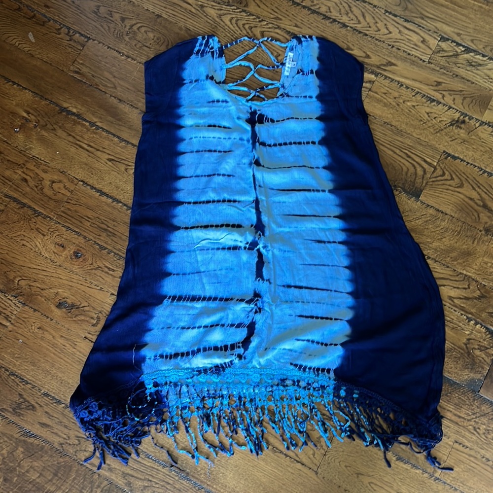 Blue Island tie-dye 100% rayon bohemian pool cover up. Size Medium.